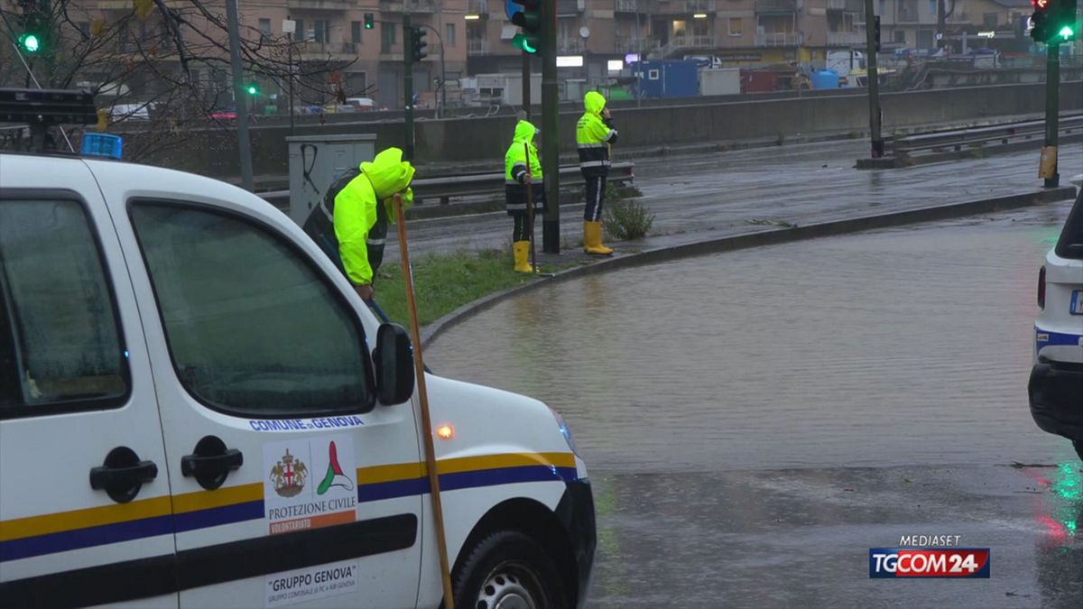 Maltempo, strade come fiumi a Genova