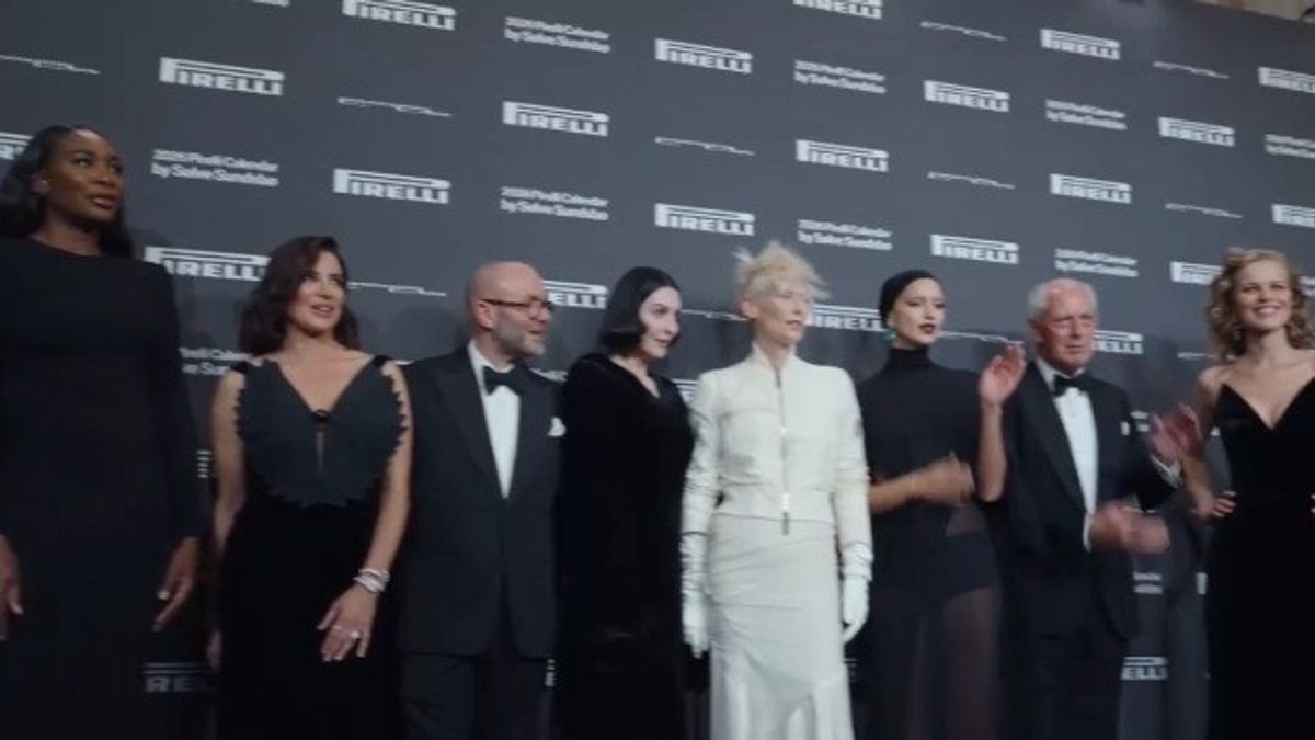 Irina Shayk'tan Prag Pirelli Takvimi'nin kırmızı halısı Luisa Ranieri'ye