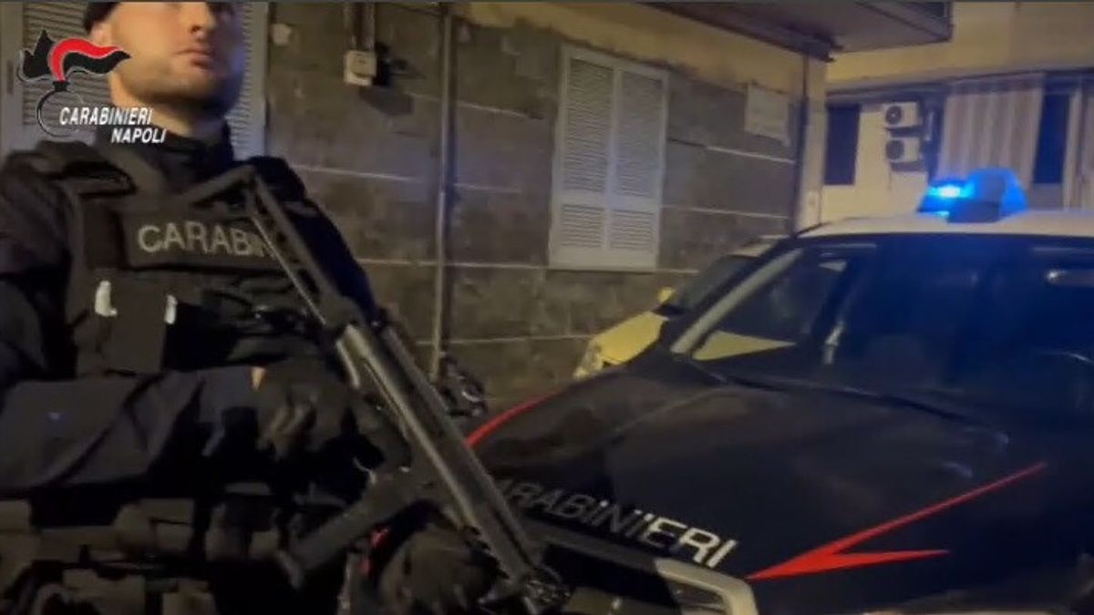 Maxi blitz nel Napoletano: 44 arresti, il clan Russo controllava voto, edilizia e scommesse