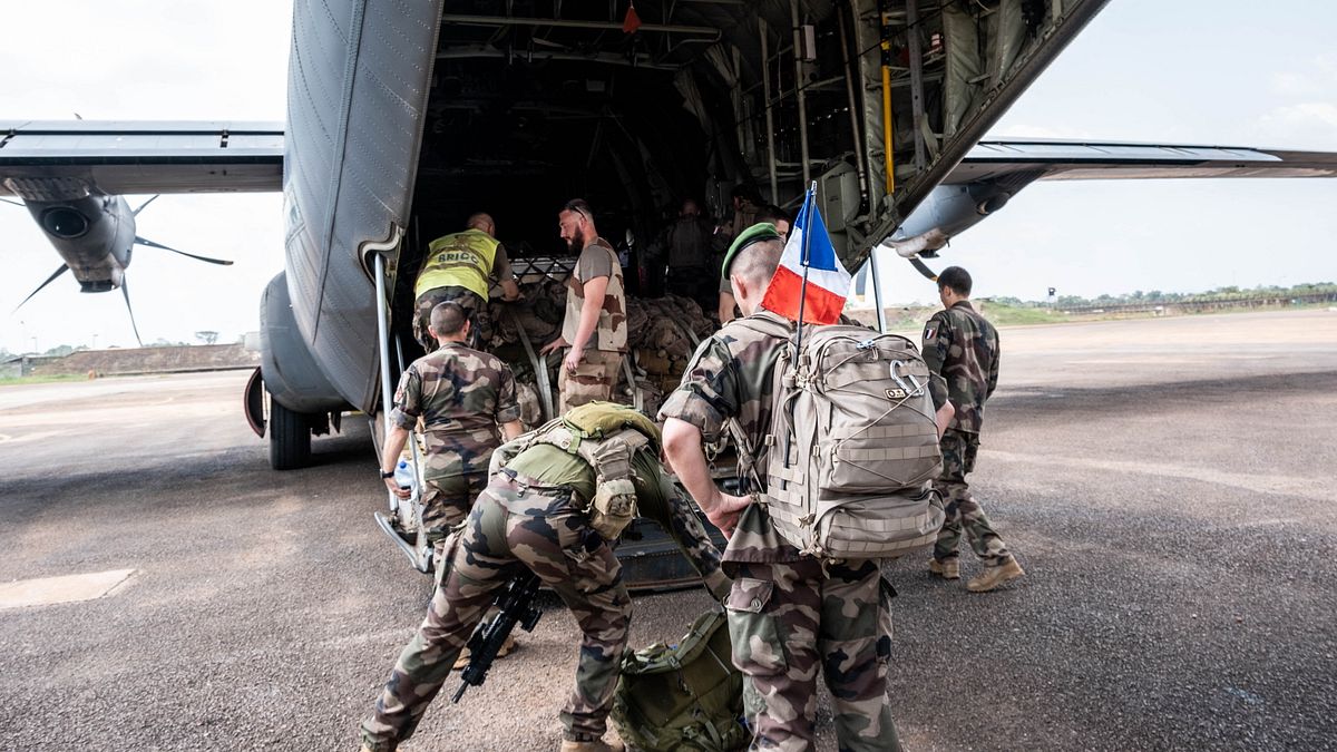 ucraina colpite strutture militari in russia con i missili atacms l ue propone la schengen militare spostamenti delle truppe pi249 facili in europa