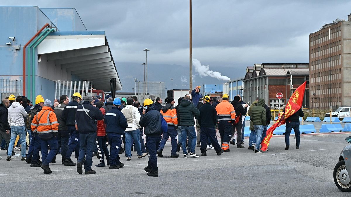 Ex Ilva, mobilitazione a Genova: stabilimento occupato e corteo