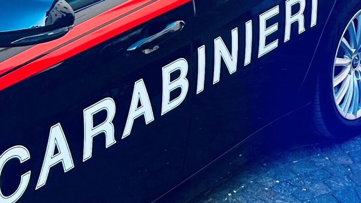 Bergamo, offre il suo aiuto a un anziano per parcheggiare ma poi... gli ruba l