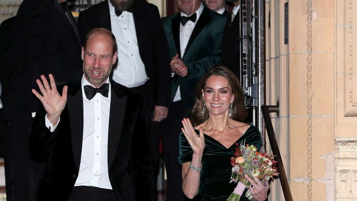 Londra, William ve Kate Kraliyet Variety Performansına katılıyor