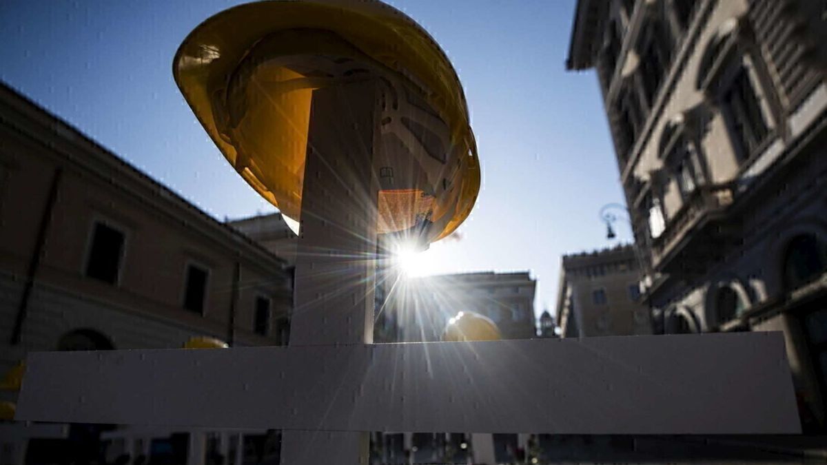 Incidenti sul lavoro, muoiono due camionisti: uno nel Milanese, l