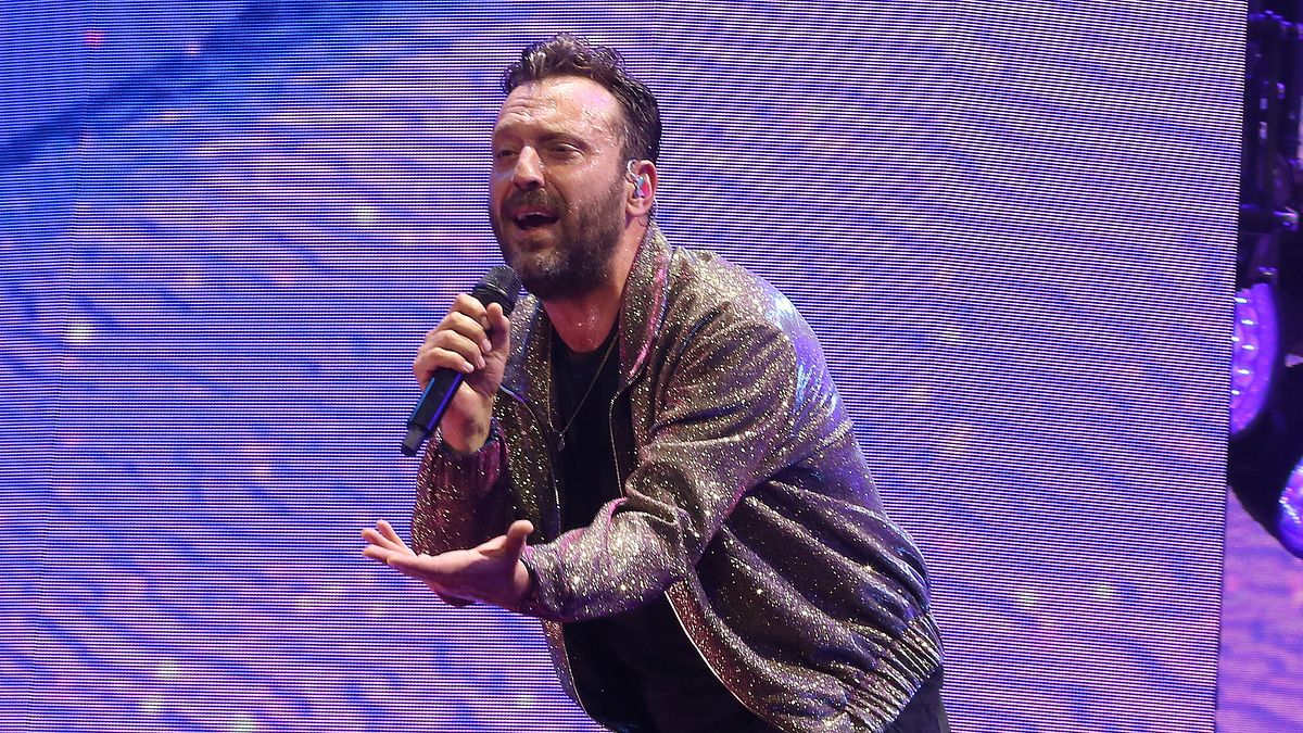 Cremonini üçlü albümünü canlı sunuyor