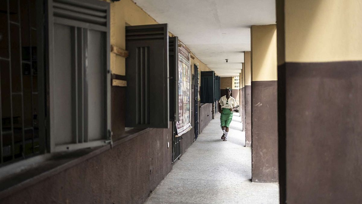 nigeria oltre 200 studenti e 12 insegnanti rapiti da uomini armati in una scuola cattolica