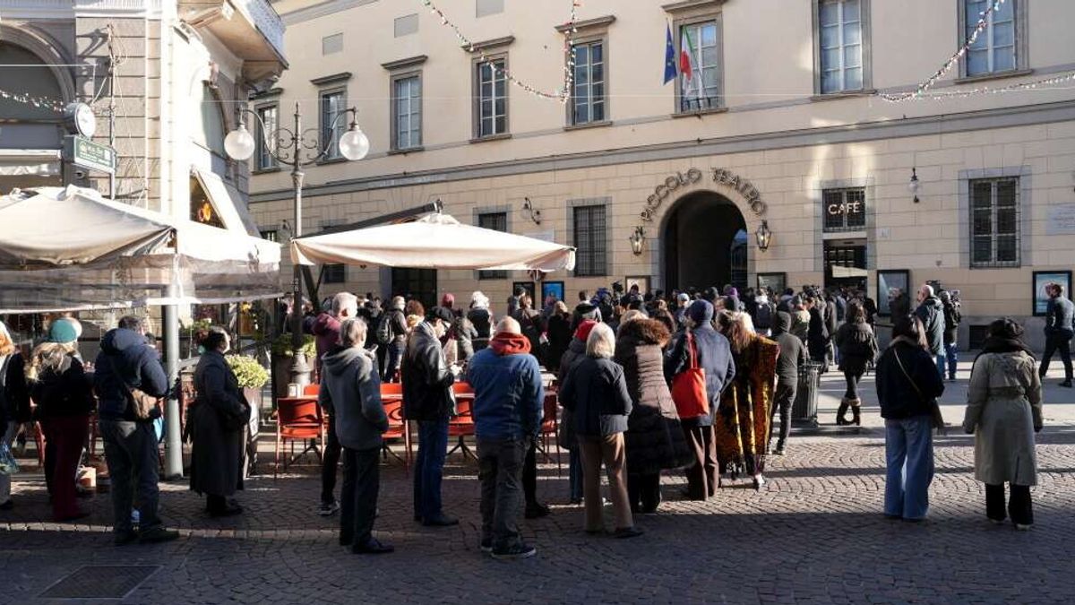 Ornella Vanoni, dinlenme şapeli Piccolo Teatro'da açıldı