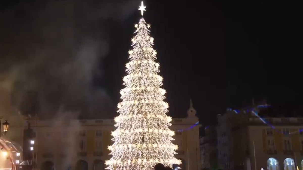 Lisbona in festa: acceso l