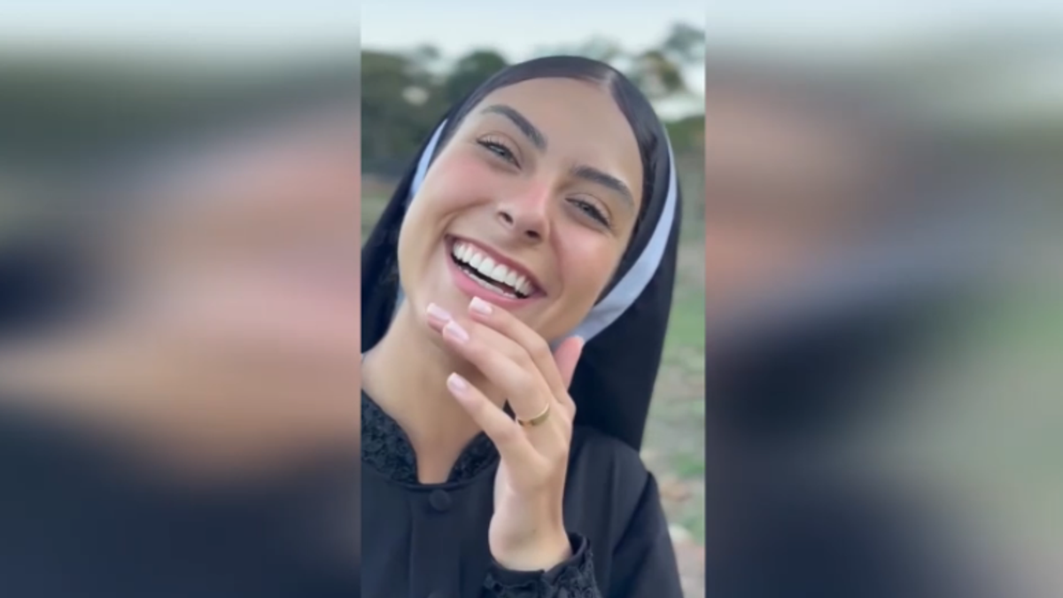 Da modella a suora: la storia della brasiliana Kamila