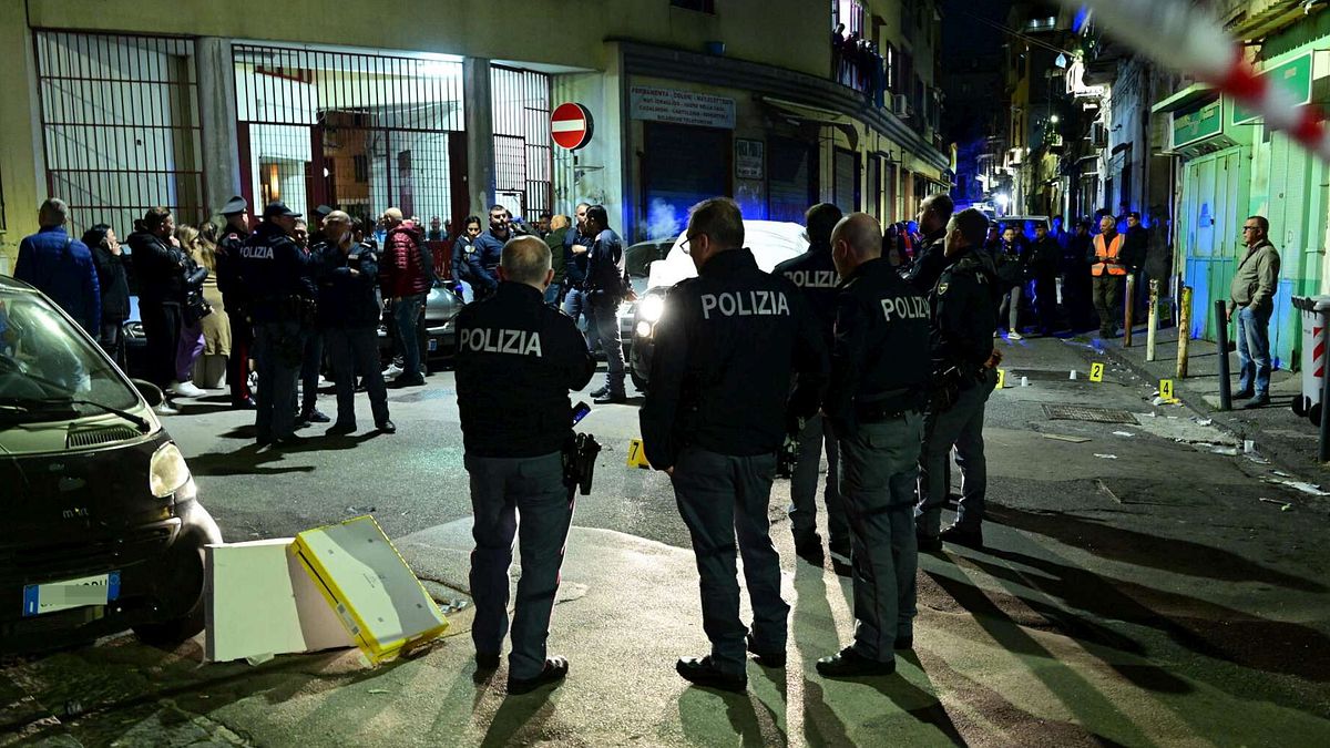 Napoli, 19enne ucciso per errore: il vero bersaglio era un amico