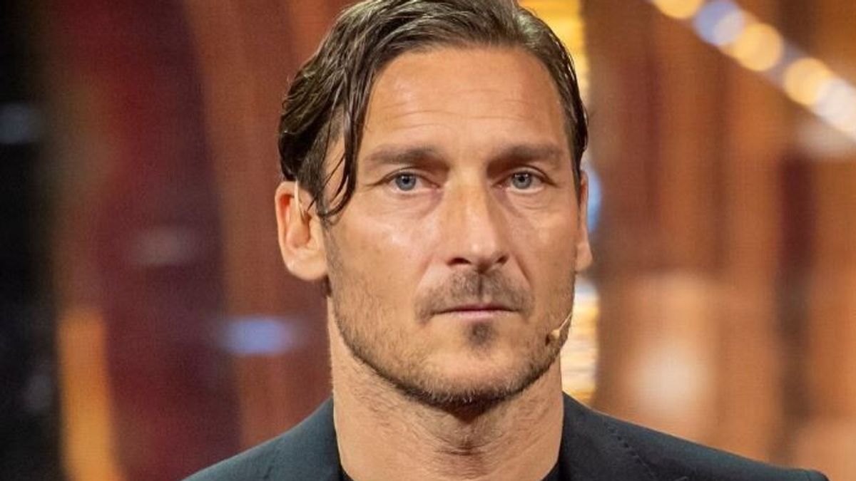Francesco Totti e Noemi Bocchi indagati per abbandono di minori, la Procura di Roma chiede l