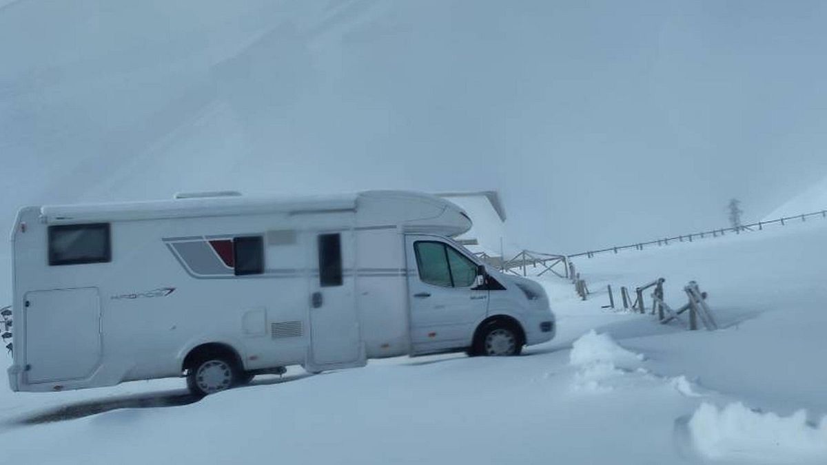 Il giallo del camper abbandonato sul Gran Sasso: si cerca un 44enne