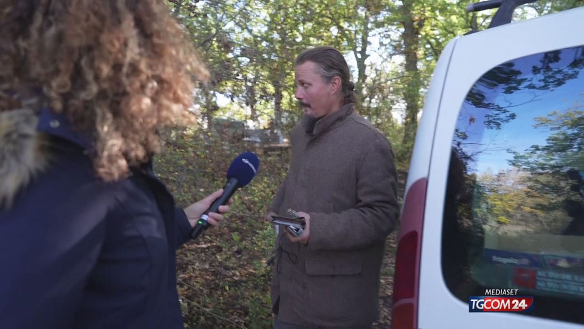 Famiglia nel bosco, il legale lascia | La mamma un anno fa sfuggì agli assistenti sociali