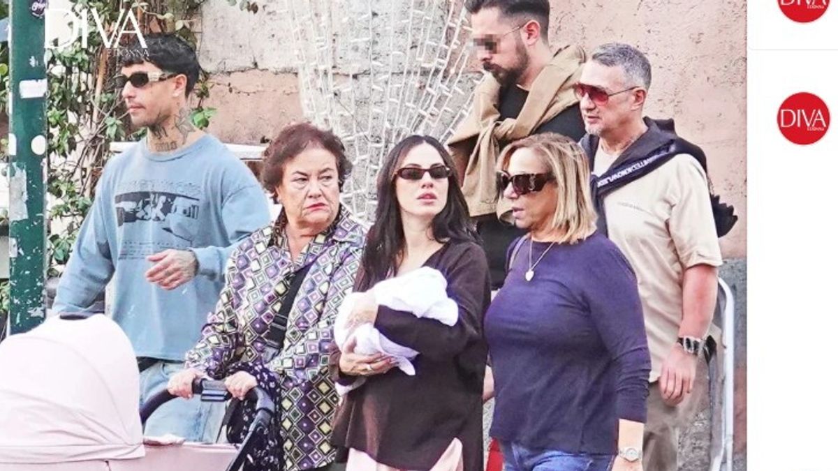Giulia De Lellis ve Tony Effe, Priscilla ve büyükanneleriyle birlikte yürüyor