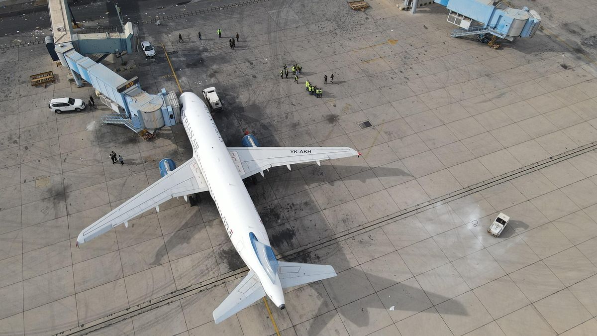 Airbus ferma oltre seimila aerei, possibili danni ai computer di bordo: migliaia di voli a rischio