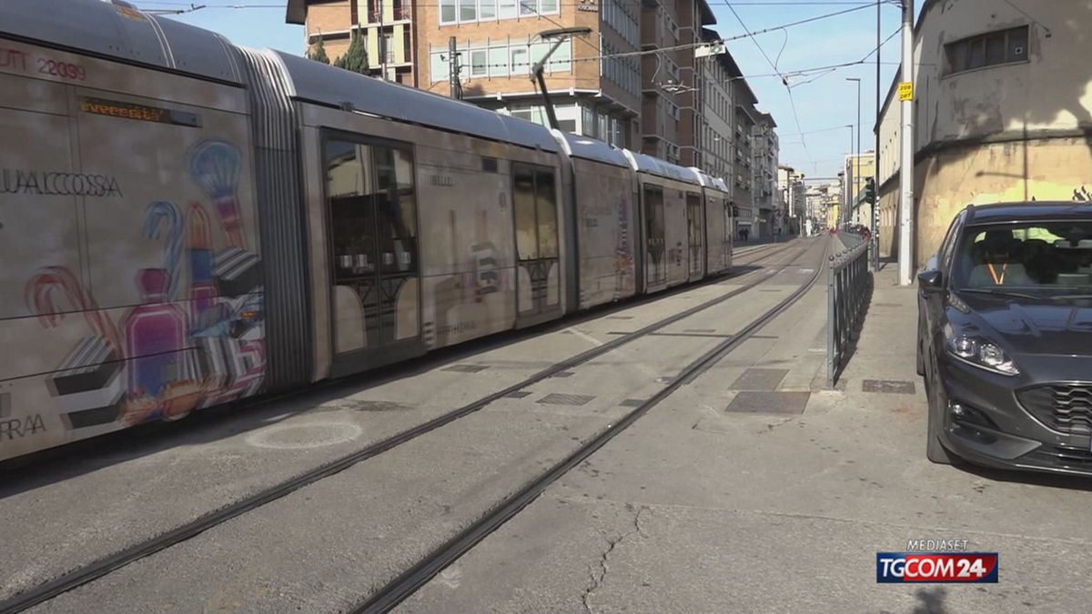 Rabbia a Firenze per il tram... "molesto"