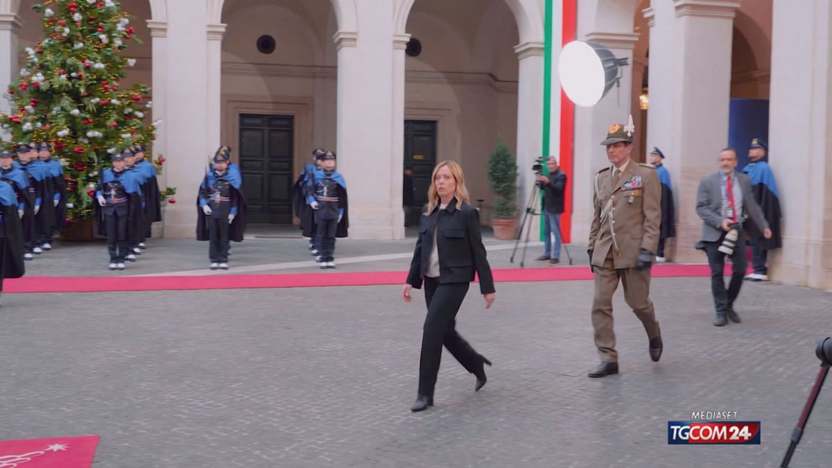 Zelensky arrivato a Palazzo Chigi, accolto da Giorgia Meloni