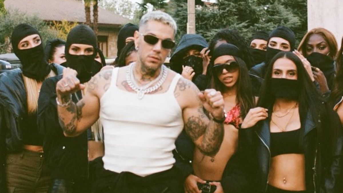 Emis Killa, Tedua ile “Ambra” adlı tekli için