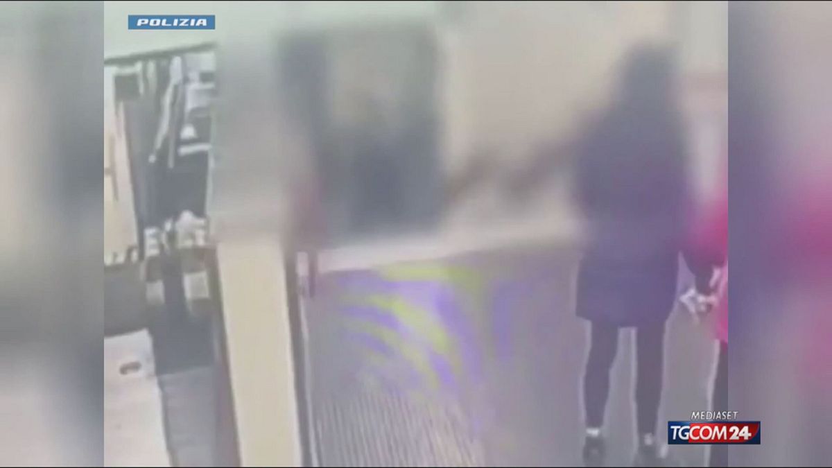 milano violenta ancora un aggressione in metro