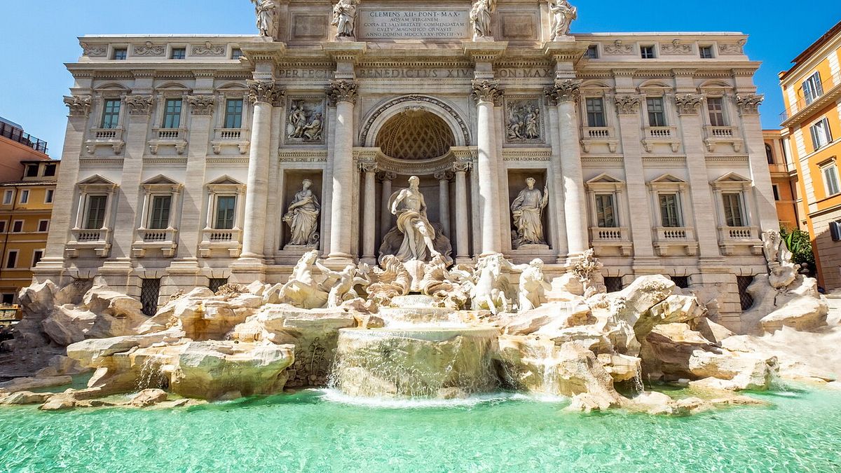 Fontana di Trevi, dal 7 gennaio si pagherà 2 euro per visitarla