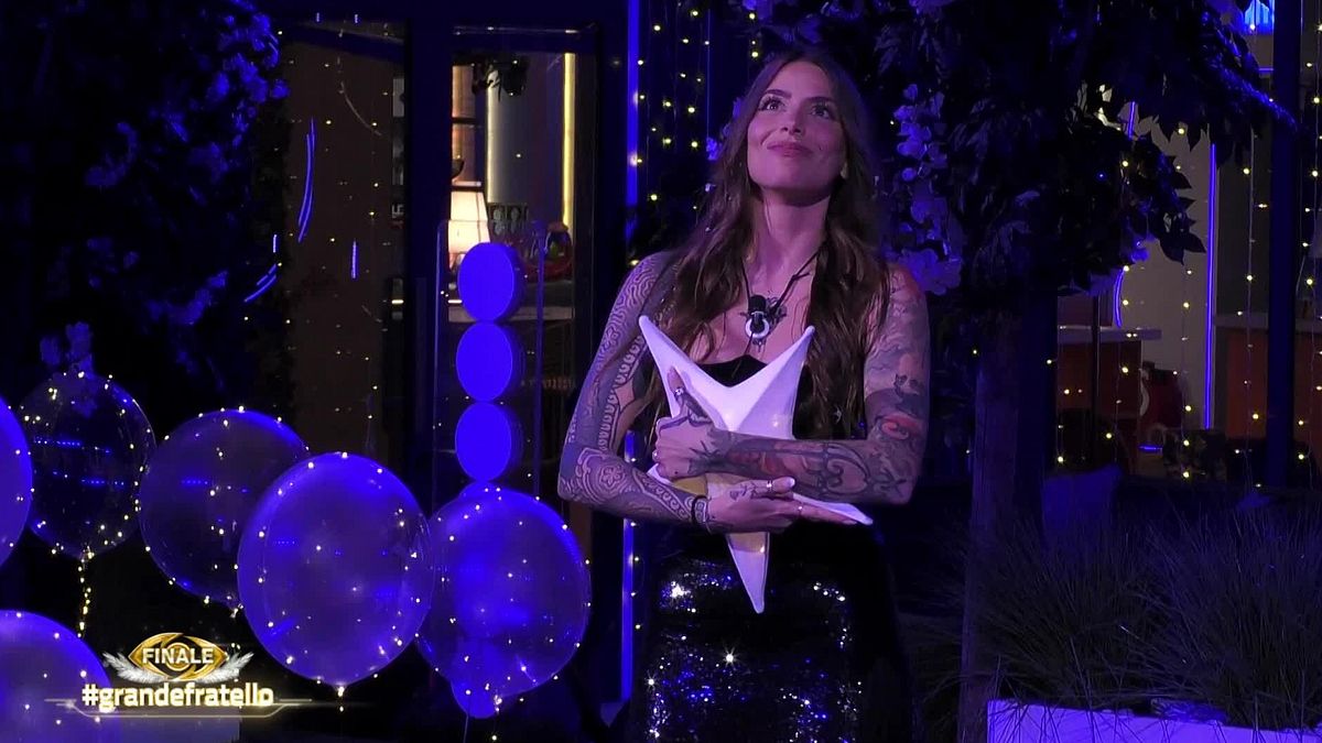 Büyük Birader, Anita için annesinin burcunda bir yıldız