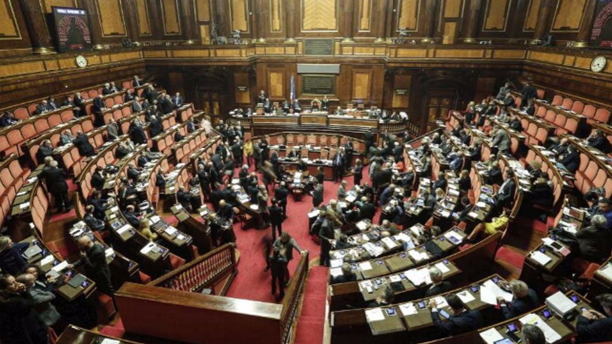Manevra, Senato Bütçe Komitesinden yeşil ışık