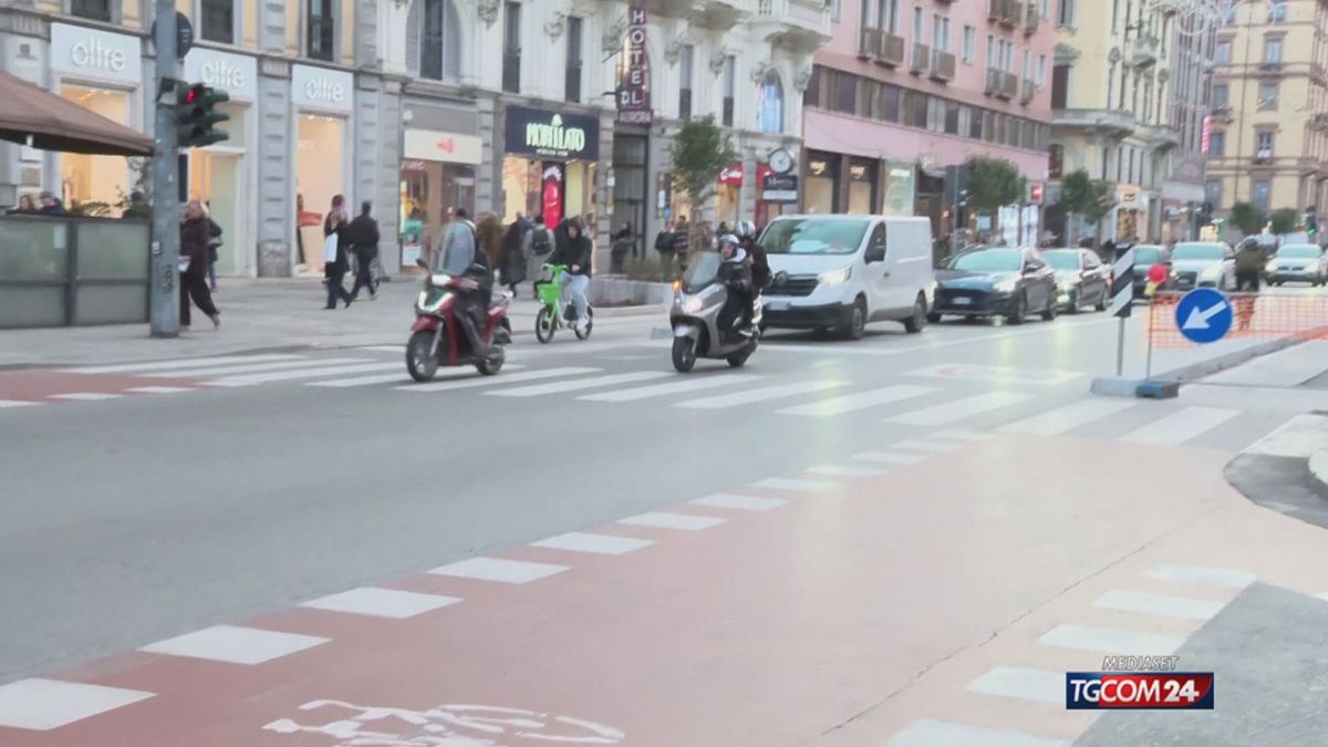 15enne rapinato, la ragazzina della baby gang: "Toglietemi le manette, sono una donna"