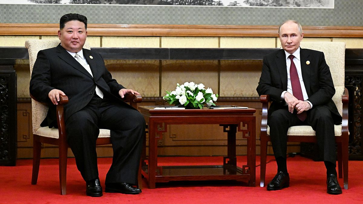 Kuzey Kore ve Kim füzelere ve gizli denizaltı silahlarına odaklanıyor