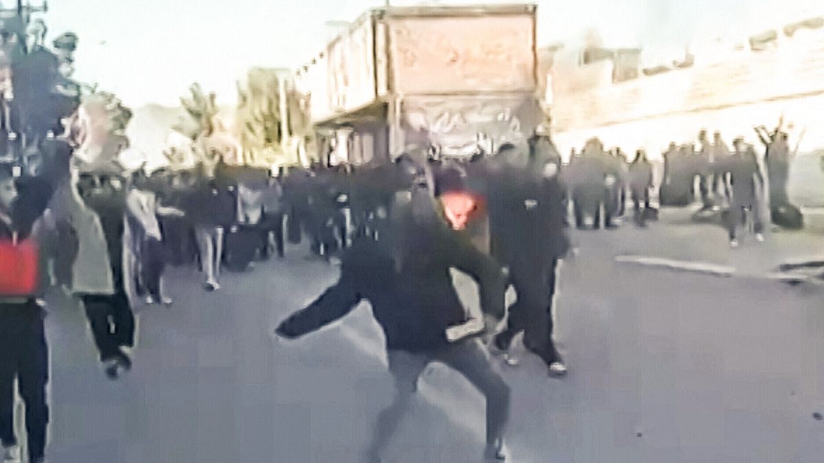 Tahran'da hükümet binası yandı