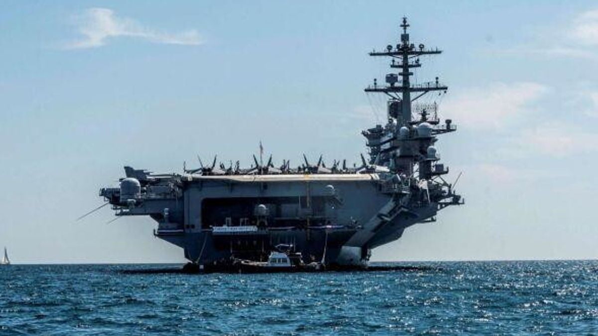 Naval Fleet Heads Towards Iran, Hopes for Deal Rise