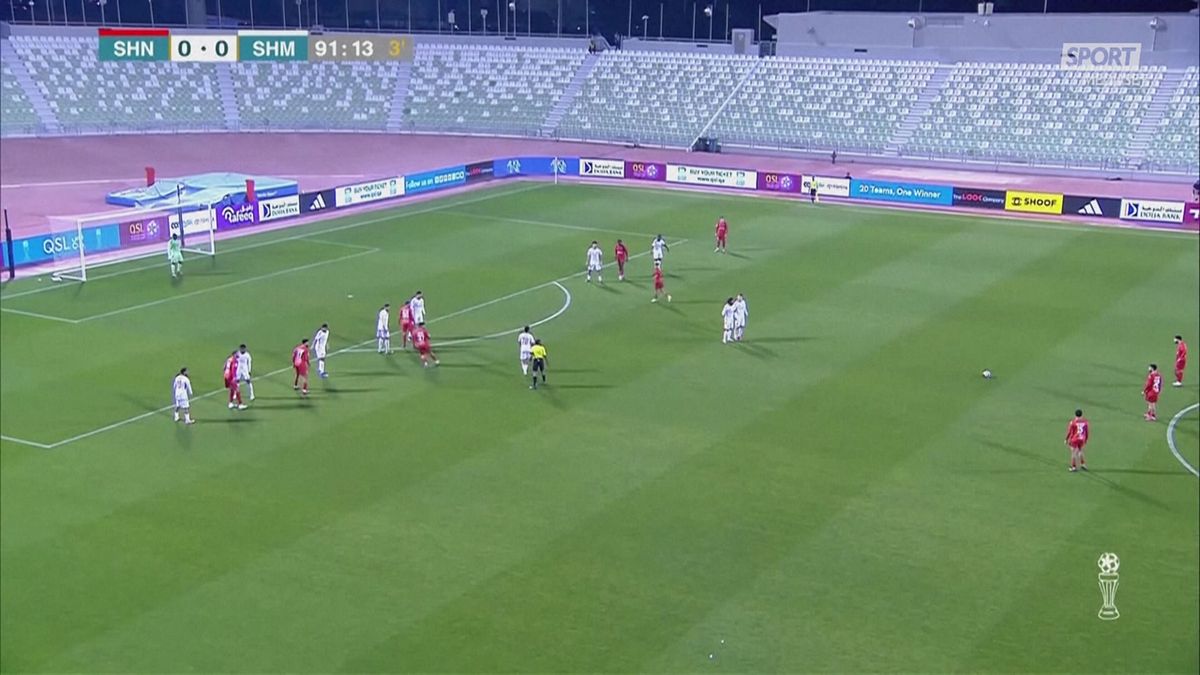 L'incredibile autogol del portiere dell'Al Shamal