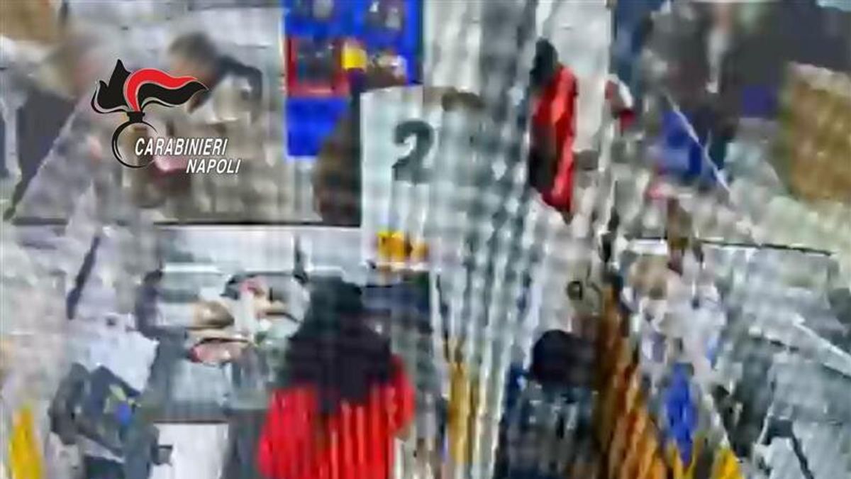 Caivano, "Non è tuo figlio: dammelo!". Tenta di rapire un bimbo al supermercato