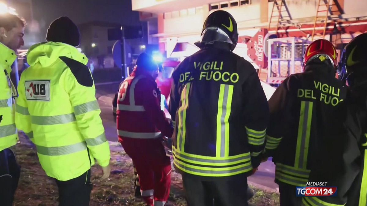 Verona, incendio in un