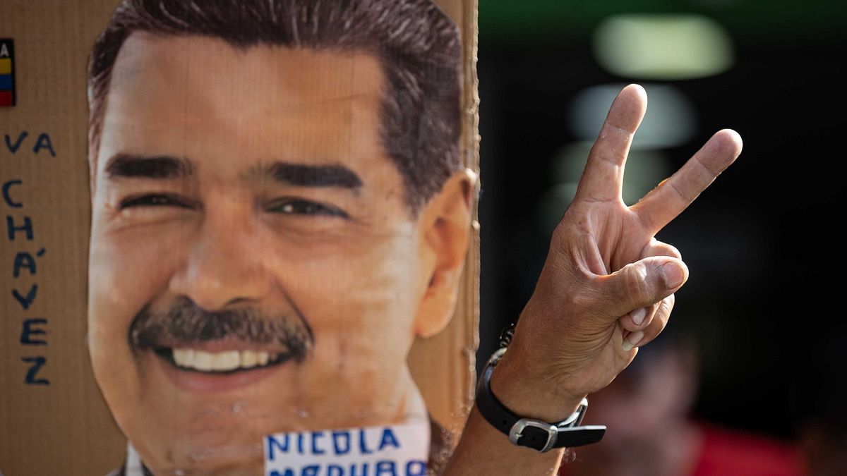 İsviçre, Maduro'ya atfedilen 752 milyon avroyu dondurdu