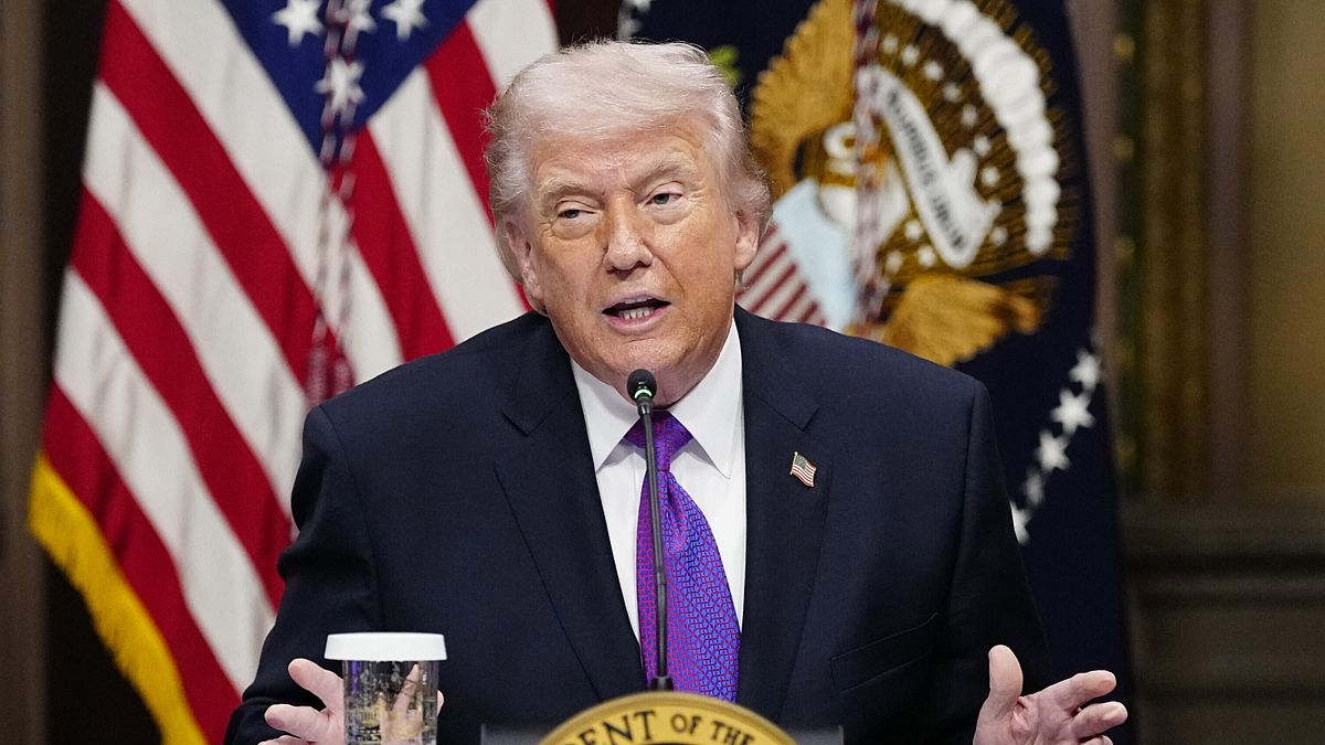 Trump Tahran'ı petrol konusunda tehdit etti