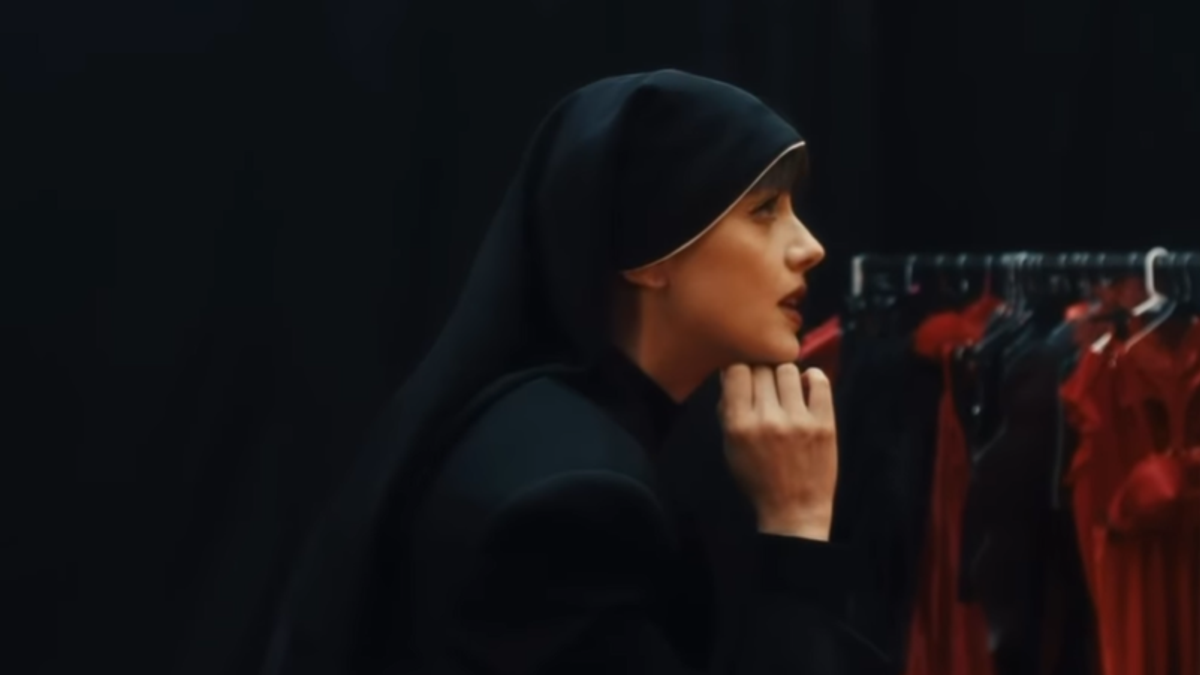 Annalisa yeni şarkıyı bozuyor