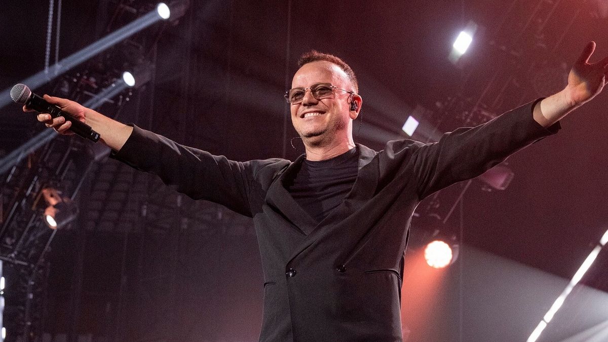 Amici 25, Gigi D'Alessio jüri üyeleri arasında: konserde duyuru