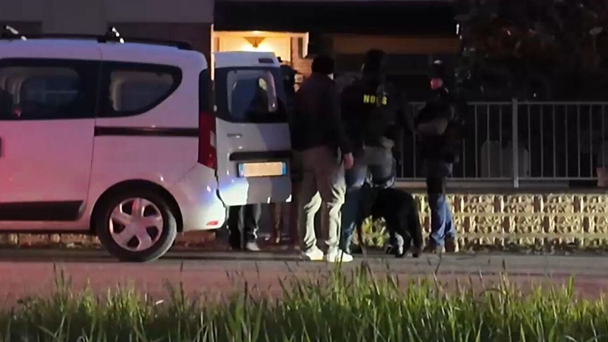 Vignola (Modena), polis zırhlı araca saldırıyı önledi