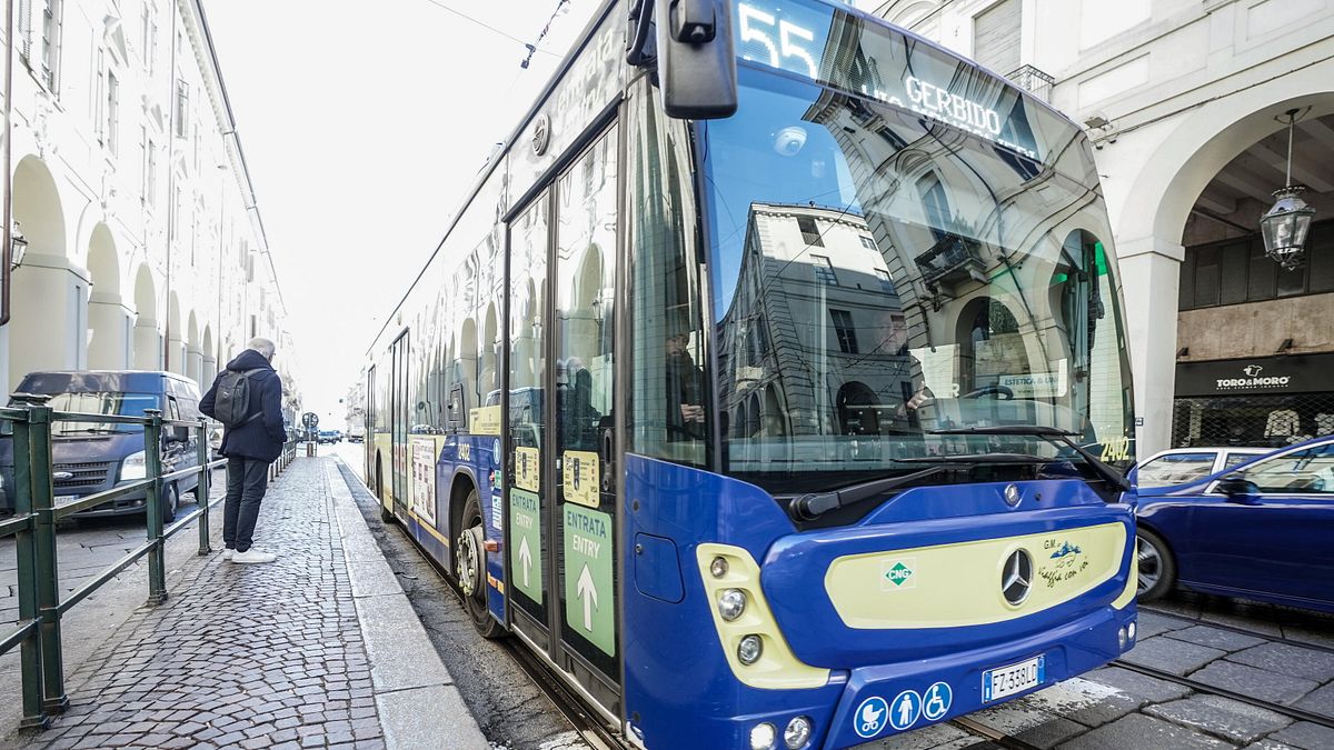 Viterbo, trenle otobüse çarptı: 5 yaralı