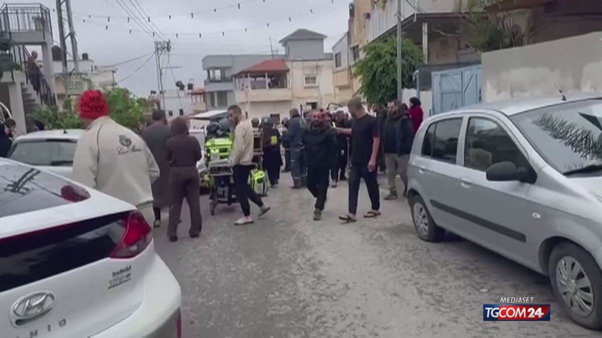 Tel Aviv'in kuzeyindeki saldırıda beş kişi yaralandı