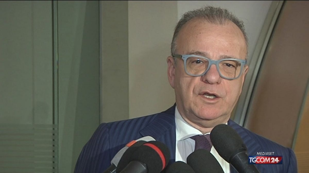 Hıristiyan Demokratlar hâlâ geçmişle günümüz arasında merkezde
