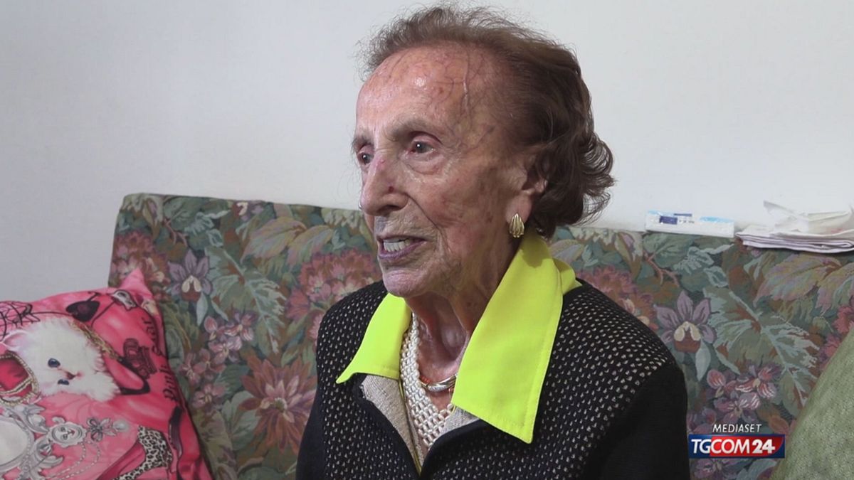 8 binden fazla bebek doğuran 102 yaşındaki ebe Maria