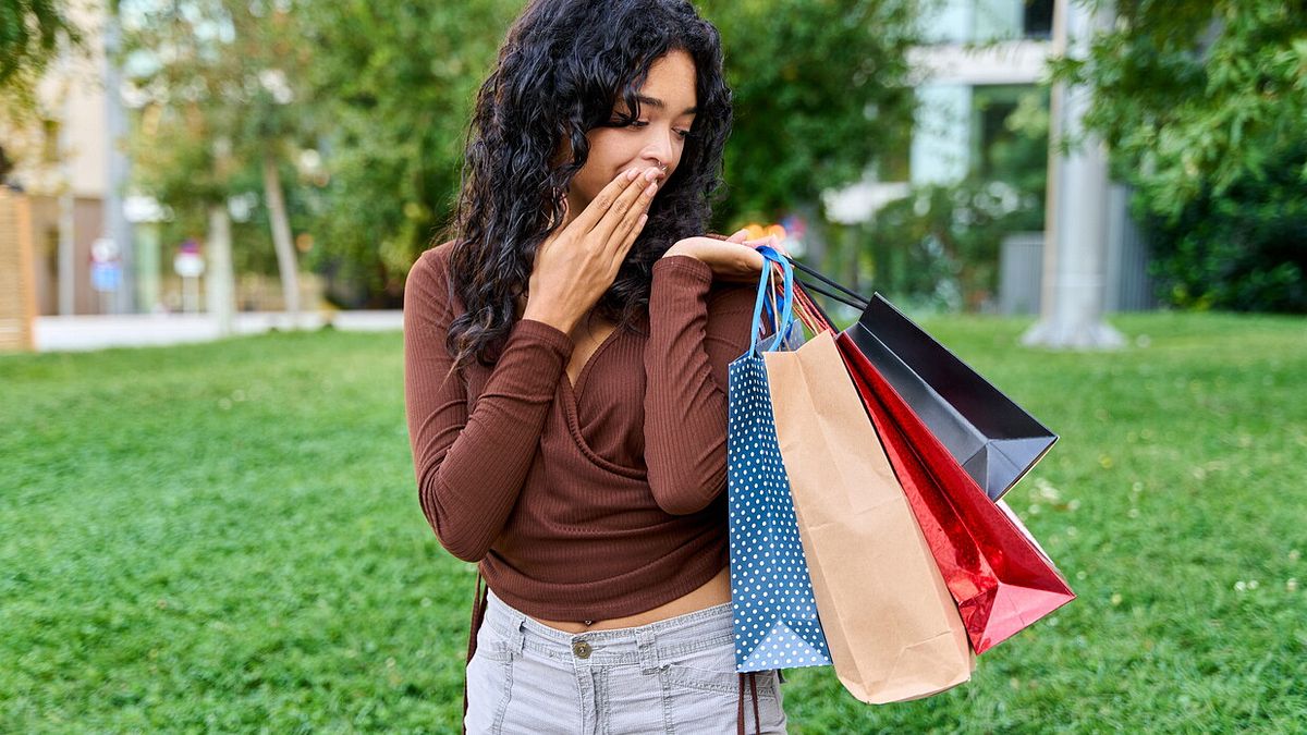 çünkü ihtiyacımız olmayan şeyleri satın alıyoruz