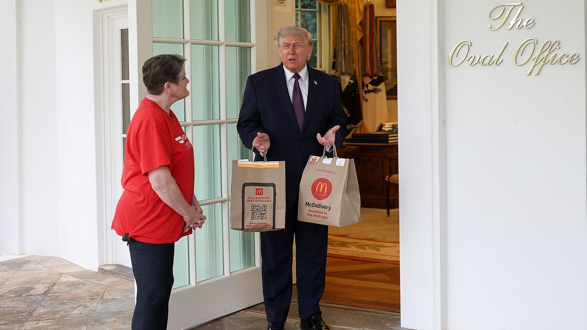 Trump, McDonald's'a bahşiş yasasını teşvik etmesi için Beyaz Saray'a talimat verdi