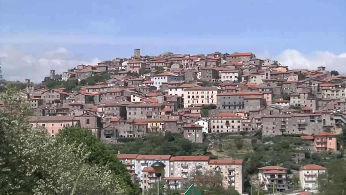 Roma, sahte kör adamın ağır dolandırıcılık suçundan şikayetçi oldu
