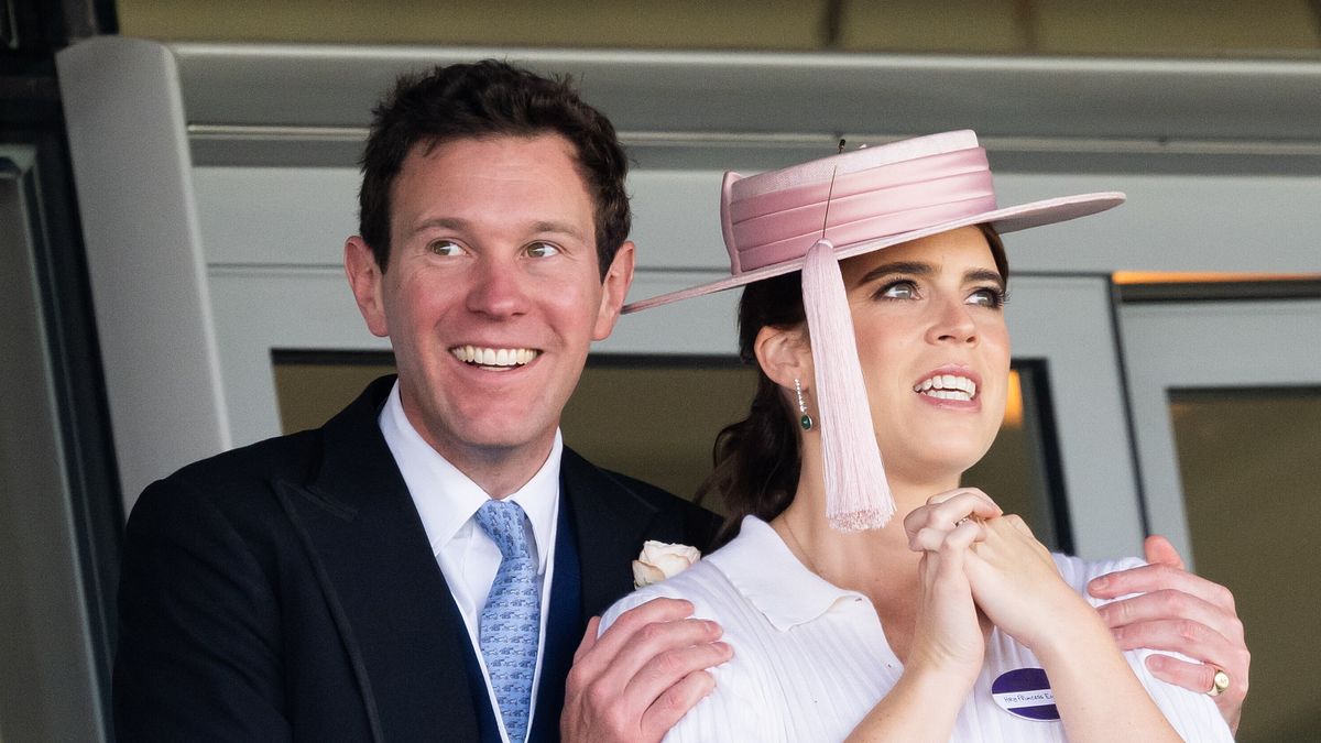 Yorklu Eugenie üçüncü çocuğuna hamile, Kral Charles'ın sevinci