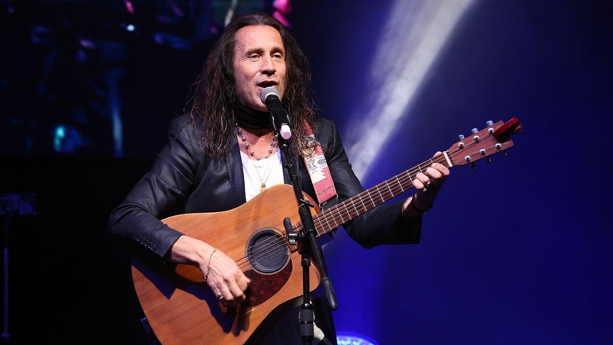 Povia, Monza'daki konser iptal edildi