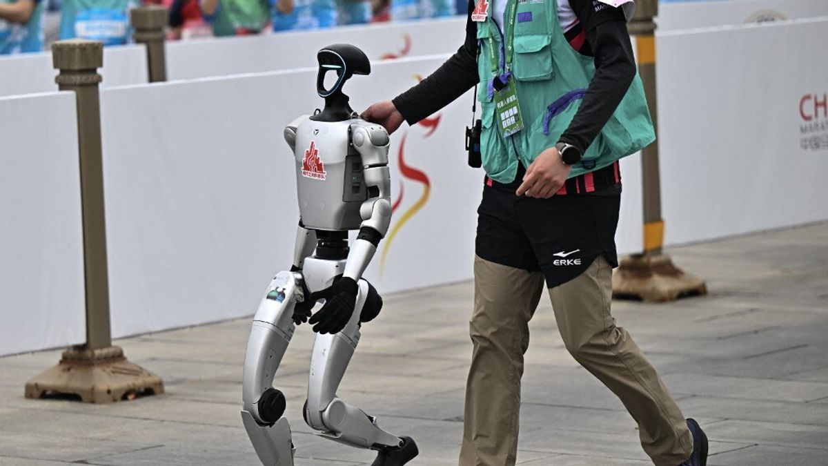 Çin'de insansı robotların kimlik kartı olması gerekecek