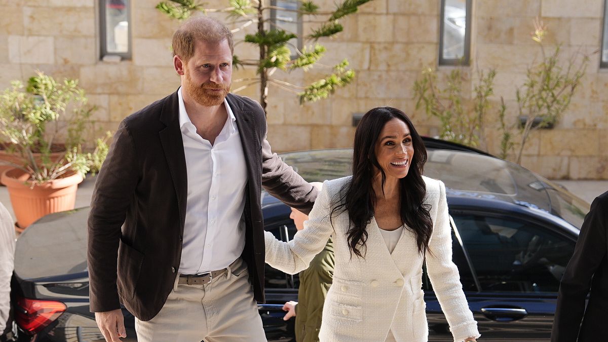 Harry ve Meghan, Archie ve Lilibet'le birlikte İngiltere'ye dönüyor