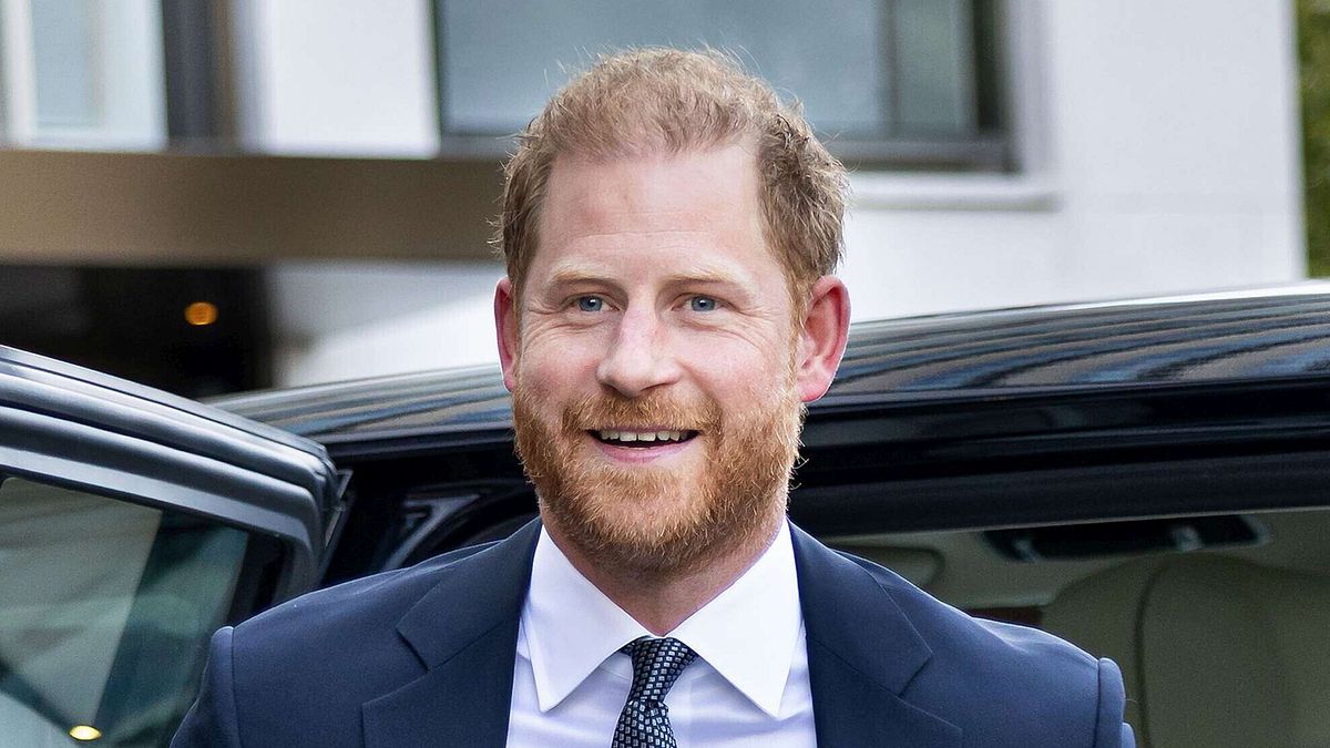 Londra'da Prens Harry: Kraliyet ailesiyle kim buluşacak